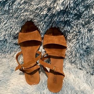 7.5 ugg open toe cork heel shoes